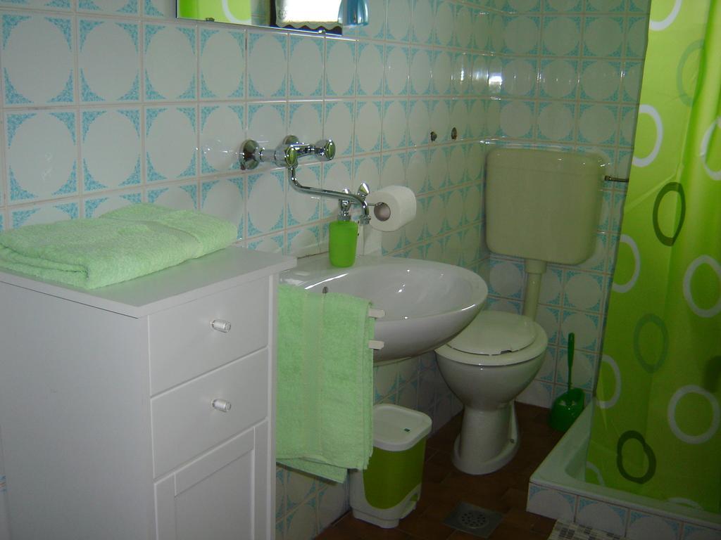 Rooms Danica Donji Babin Potok Rum bild